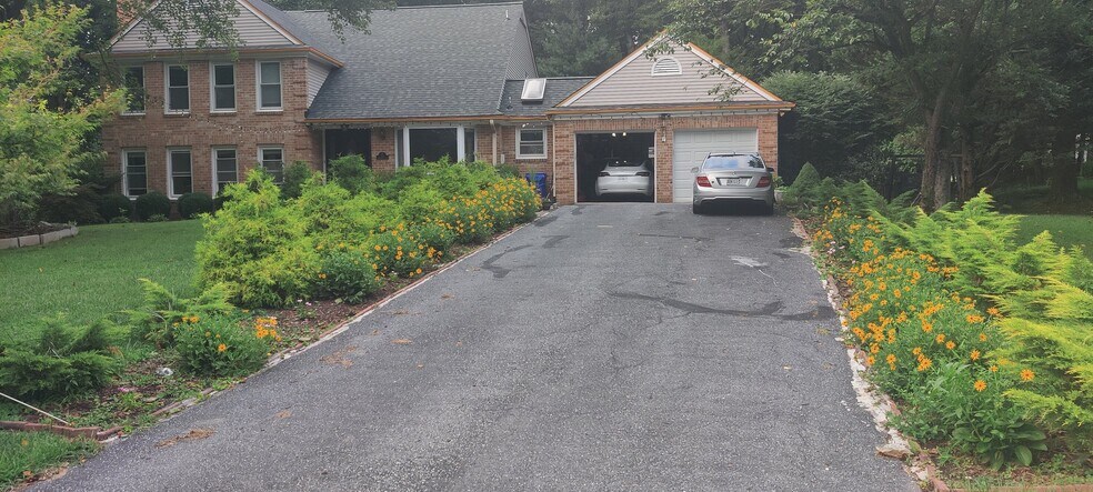Building Photo - 332 Greenhill Way