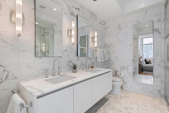 Building Photo - 252 7th Ave