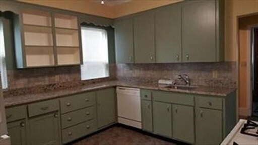 Building Photo - 133 Vernal St