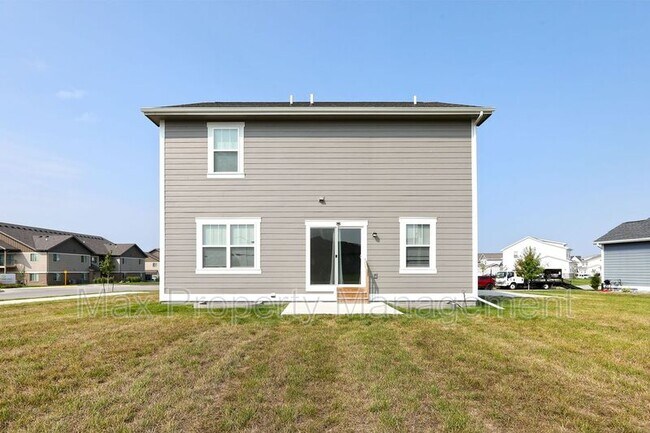 Building Photo - 2302 SW 23rd St