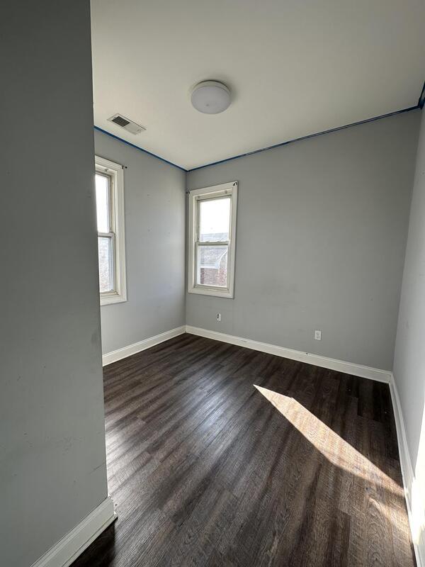 Building Photo - 162 Grand St