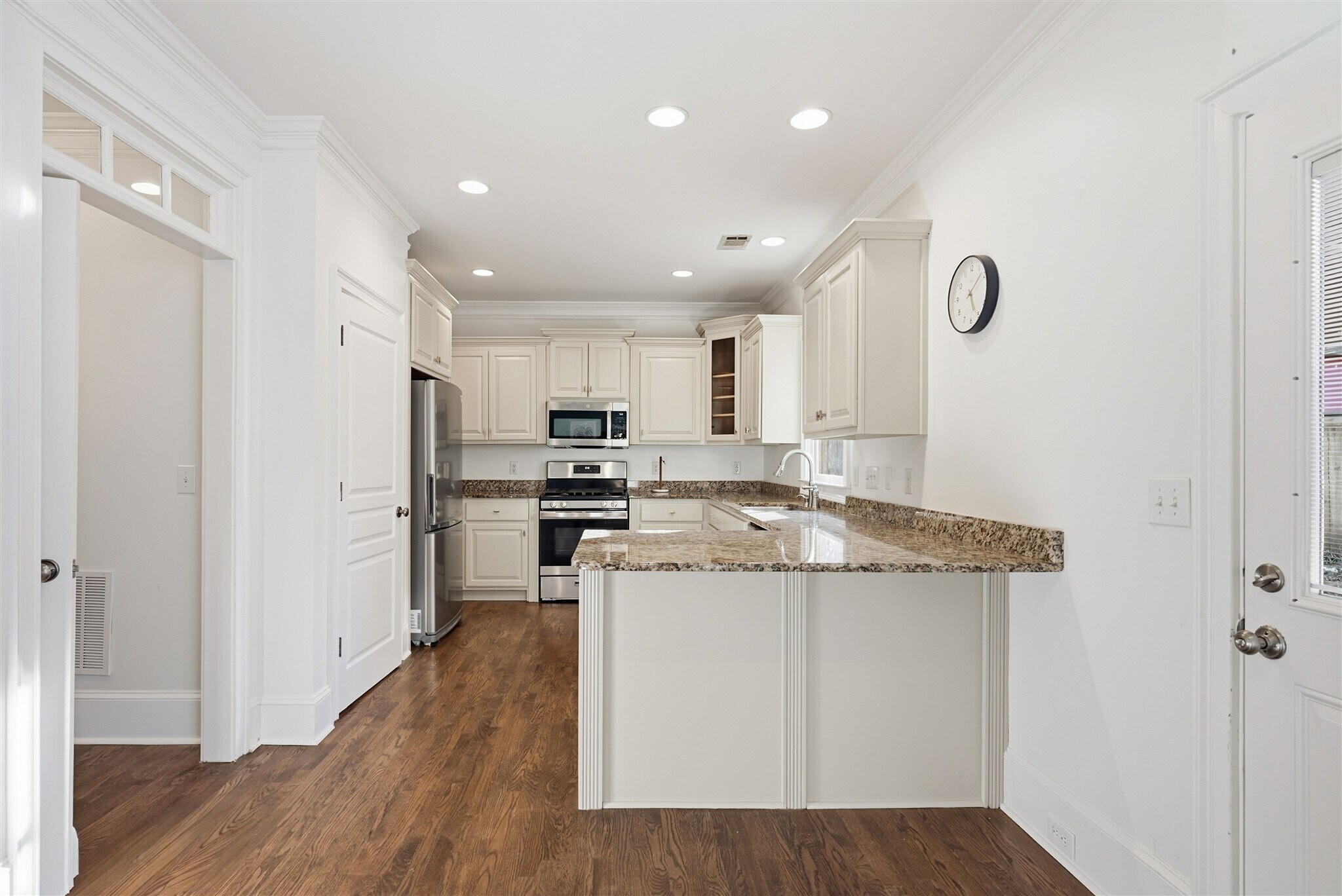 Building Photo - 2555 Hazel Dr SE