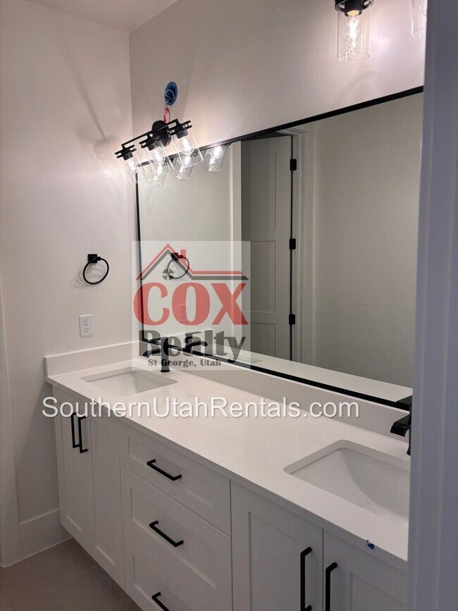 Building Photo - BRAND NEW 6 bed  | 4 bath | 3 car garage c...