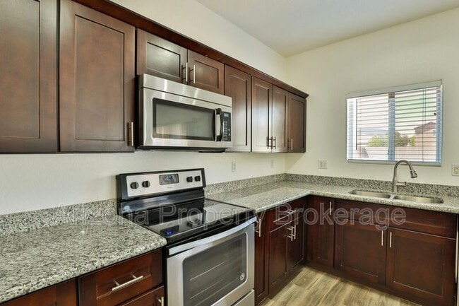 Building Photo - 13264 W Ventura St