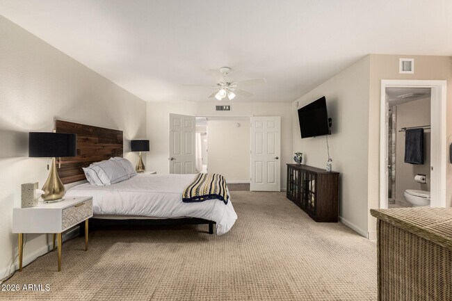 Building Photo - 475 Leisure World