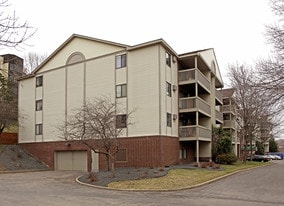 Building Photo - The Ridge