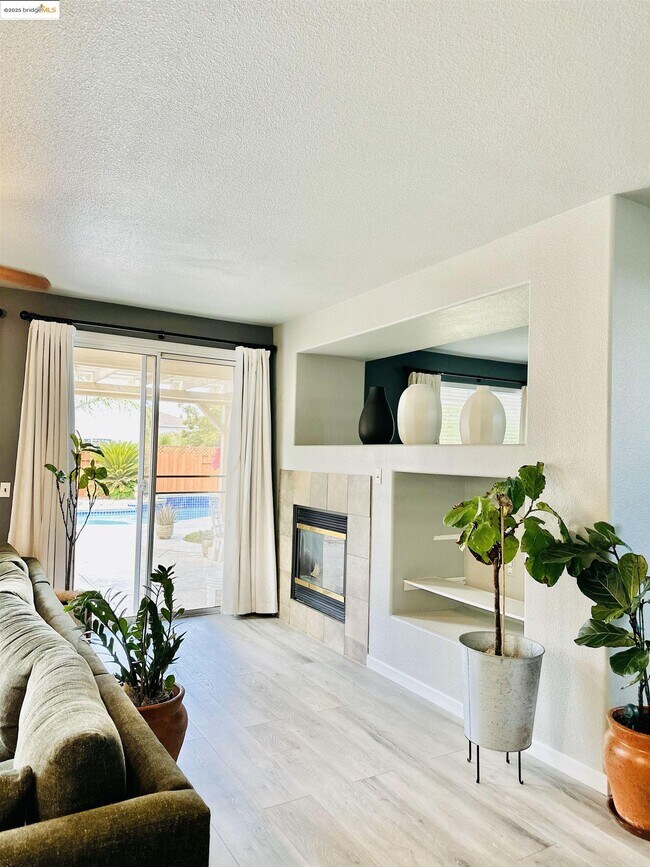 Building Photo - 4519 Twin Creeks Ct