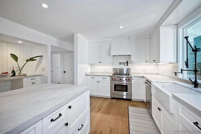 Building Photo - 1311 Crestridge Dr