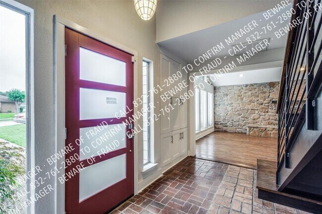 Building Photo - 3800 Graphic Pl