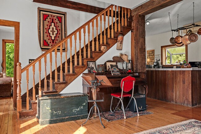 Building Photo - 1087 State Rd