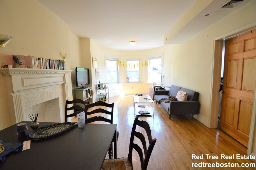 Building Photo - 1406 Beacon St