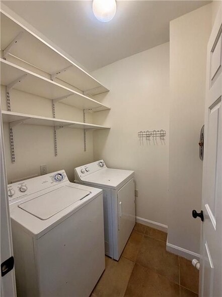 Building Photo - 12615 Oxfordshire Ct