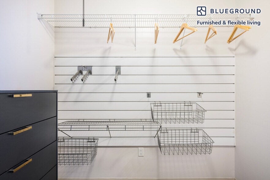 Building Photo - 445 Artisan Way