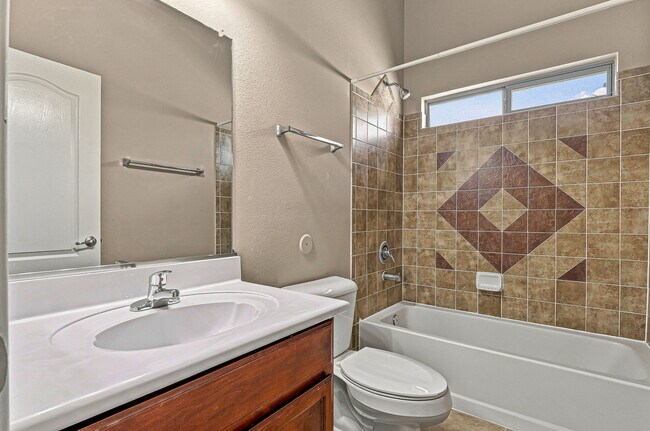Building Photo - 14384 Alma Point