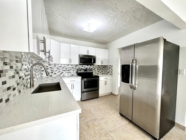 Building Photo - 7010 NW 186th St