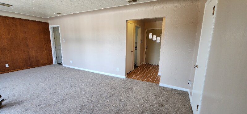 Building Photo - 5519 S Curtice St