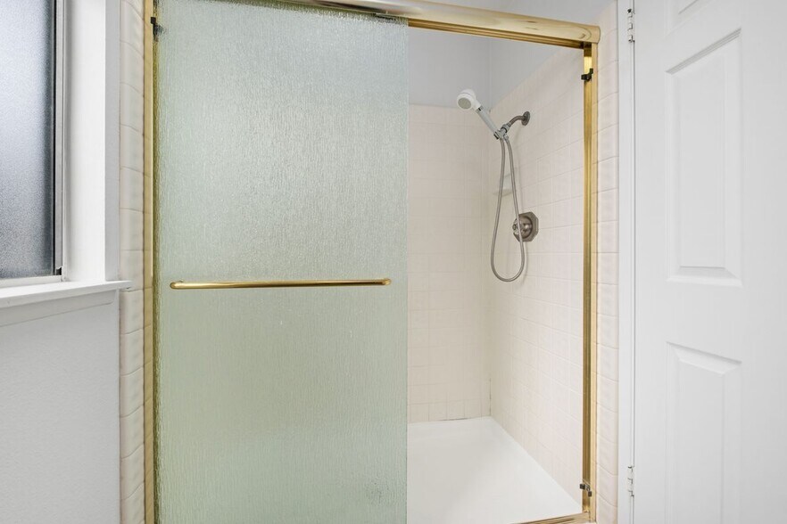 Building Photo - 25702 Seaside Dr