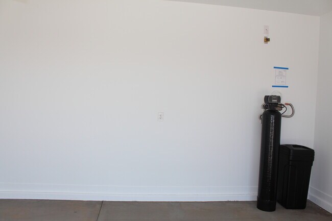 Building Photo - 16722 W Audrey Ln