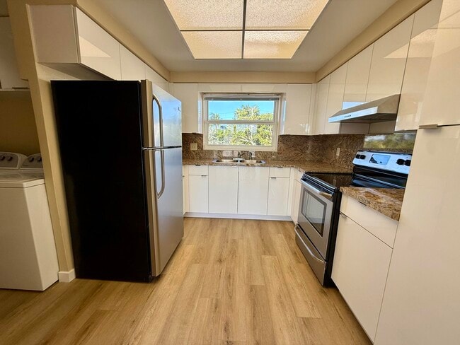 Building Photo - 1165 E Atlantic Ave