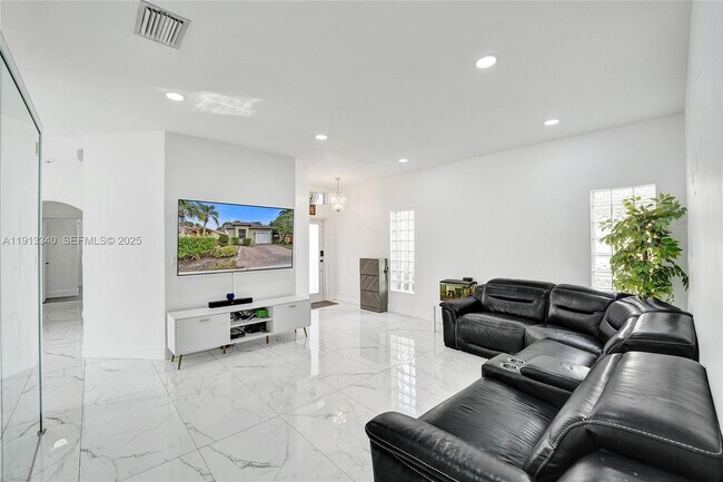 Building Photo - 4118 Sapphire Terrace