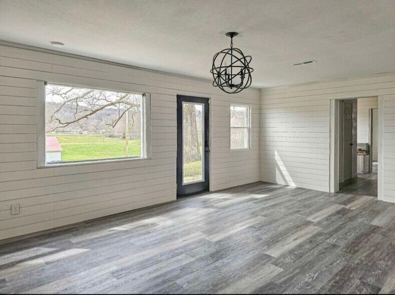 Building Photo - 1123 OH-552