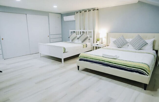 Building Photo - Furnished Home in HB