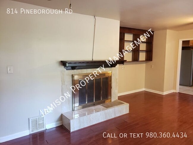 Building Photo - 814 Pineborough Rd