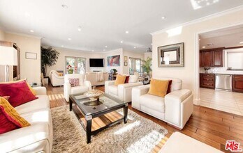 Building Photo - 918 S Wooster St