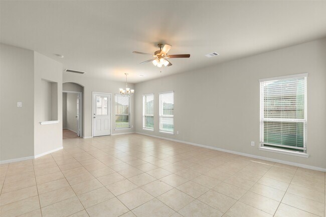 Building Photo - 1333 Red Hills Dr