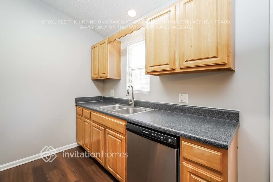 Building Photo - 131 Wayne Ave