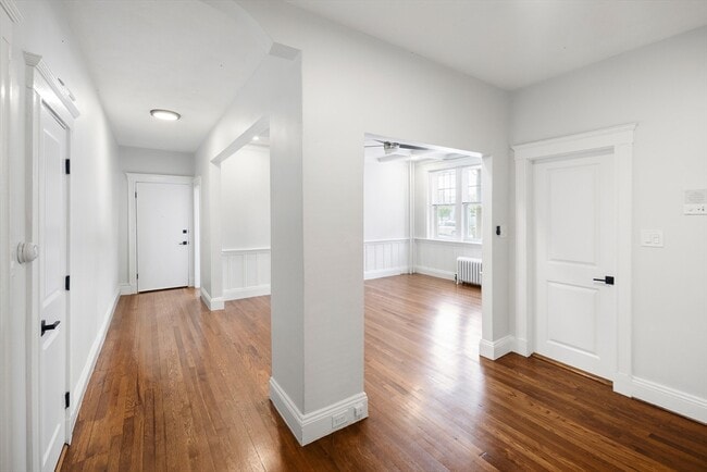 Building Photo - 110 Bellingham St