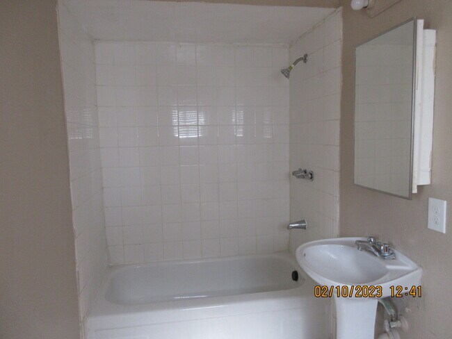 Building Photo - 2929 Elm Ave