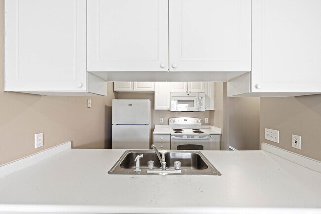 Building Photo - 4659 Parrau Dr