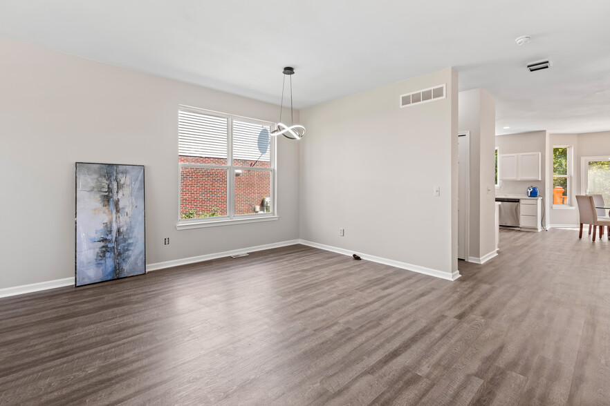 Building Photo - 16409 Eastwind St