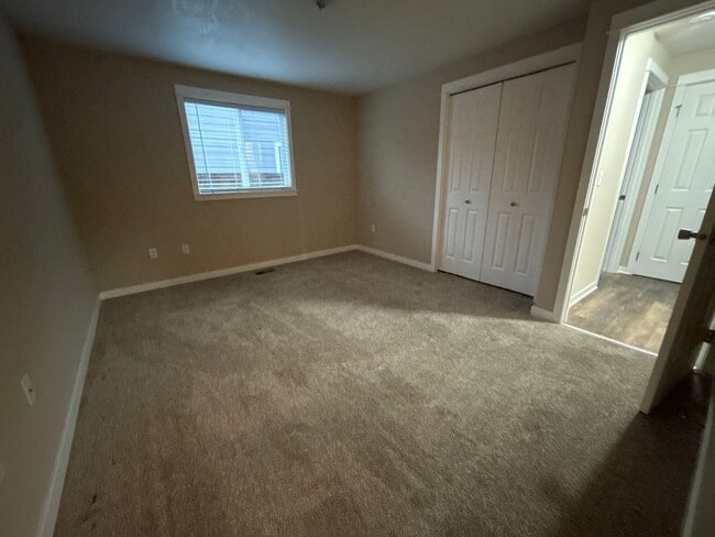 Building Photo - 3 Bedroom 2 Bathroom Knox Butte Home