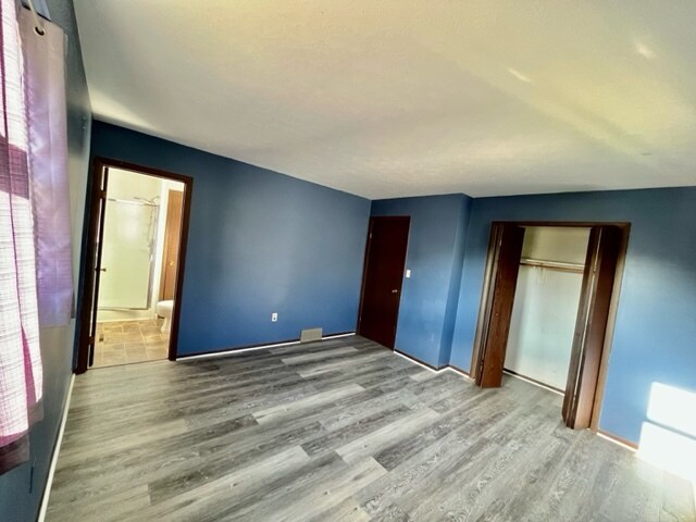 Building Photo - 275 Brad Dr