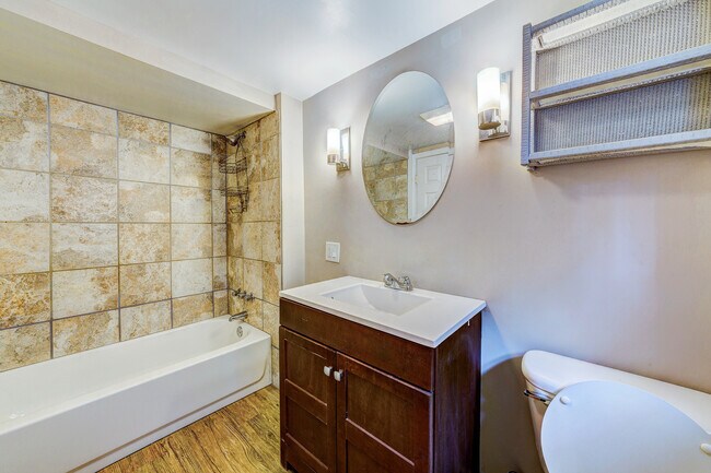 Building Photo - AVAILABLE AUGUST 2026 - Beautiful 3 Bedroom Home w/ OFF-STREET PARKING & Deck!