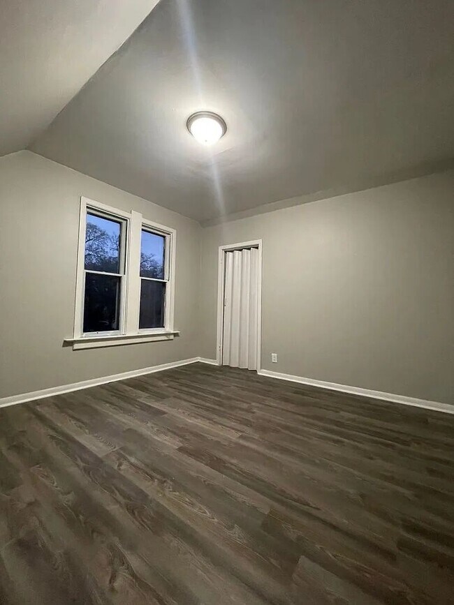 Building Photo - Charming 5 Bedroom Home for Rent!