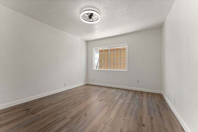 Bedroom 2 - 2218 S Redondo Blvd