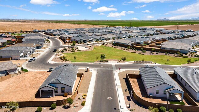 Building Photo - 40035 W Shaver Dr