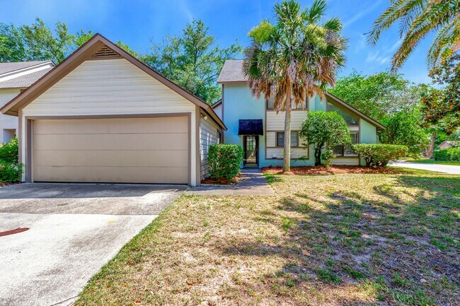 Building Photo - Prime Location Near Ravenel Bridge & Charl...