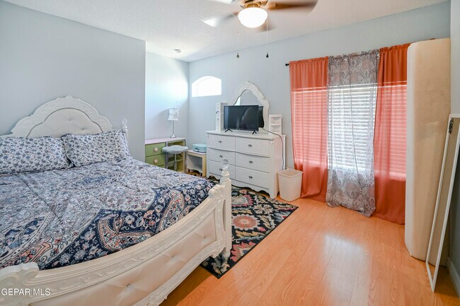 Building Photo - 12732 Tierra Salas Dr