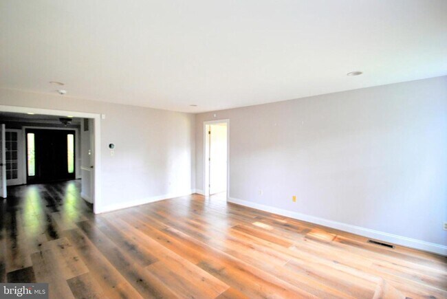 Building Photo - 1506 Chain Bridge Ct