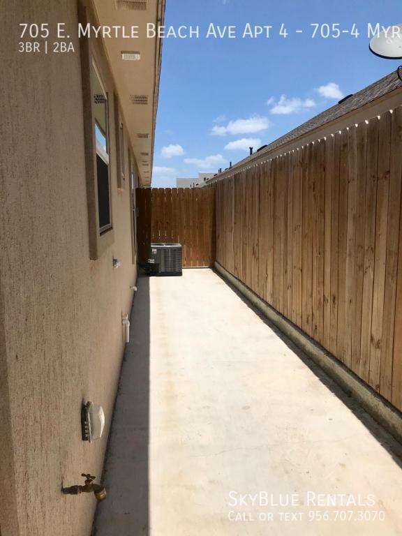 Building Photo - 705 E Myrtle Beach Ave