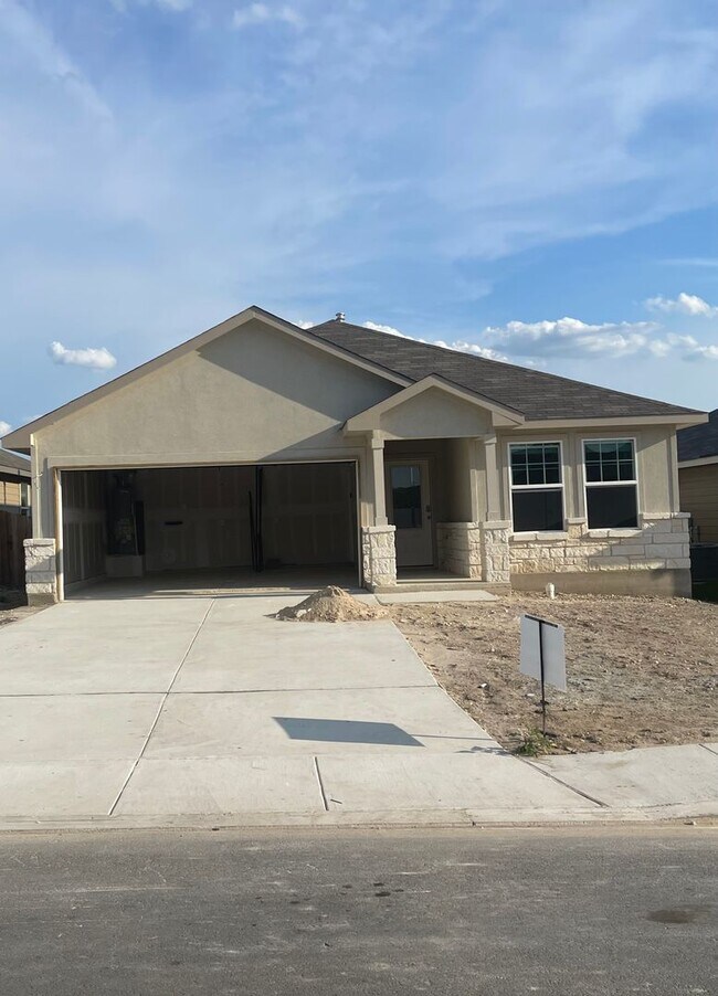 Building Photo - 129 Garden Emerald