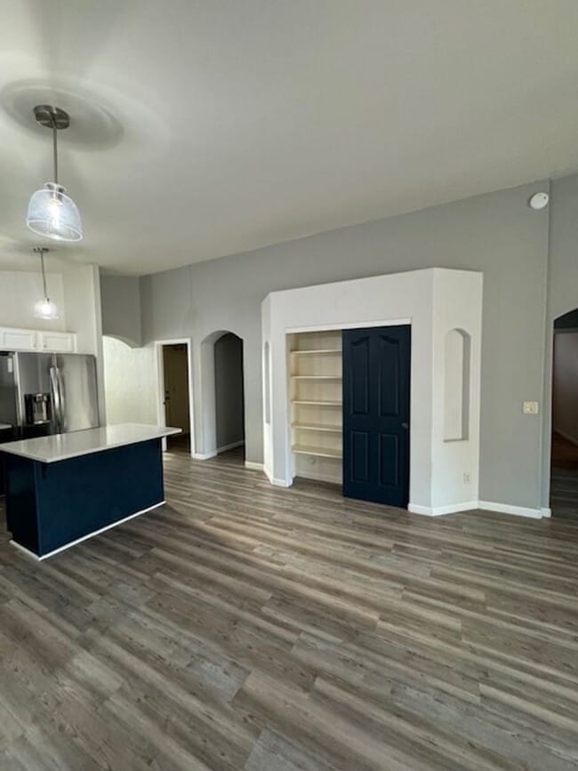 Building Photo - Vail- 3 bedroom/ 2 bathroom with 3 car garage