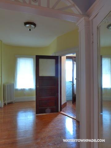 Building Photo - 65 Olcott St