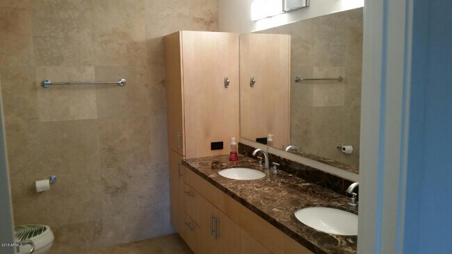 Building Photo - 7131 E Rancho Vista Dr