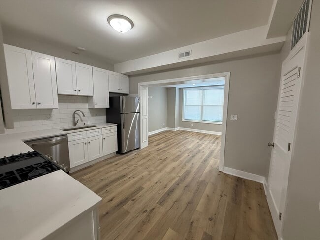 Building Photo - 6634 Cermak Rd