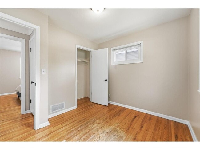 Building Photo - 2481 19th Ave